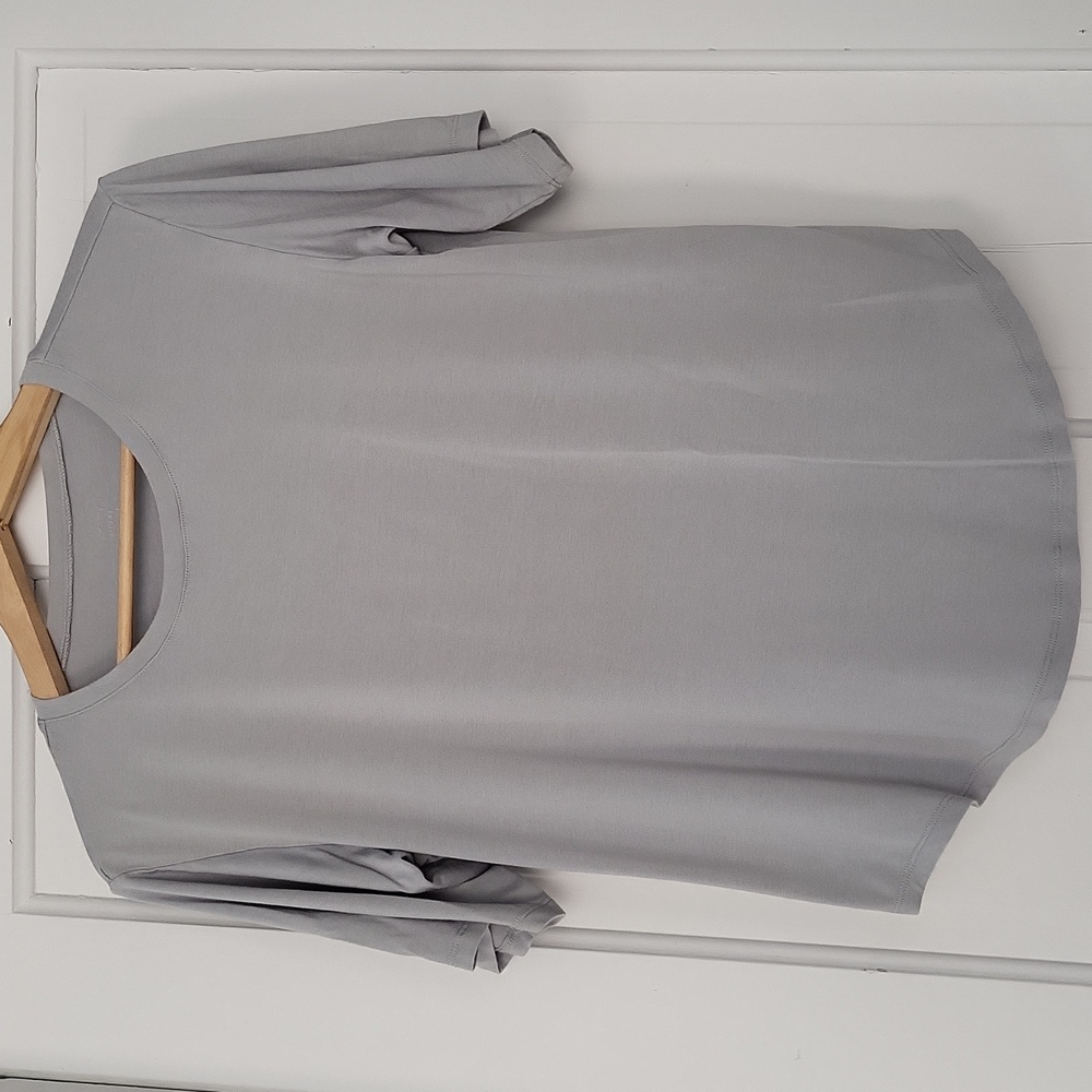 Women's errday gray short sleeve top size large